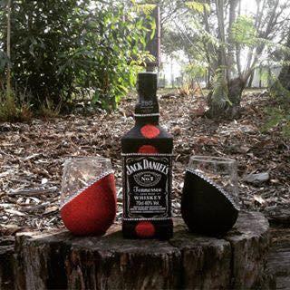 JD Polka Dot & two stemless glasses