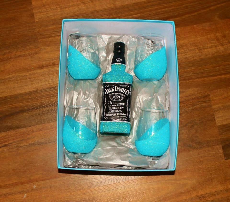 JD & 4x Stemless Wine Glasses