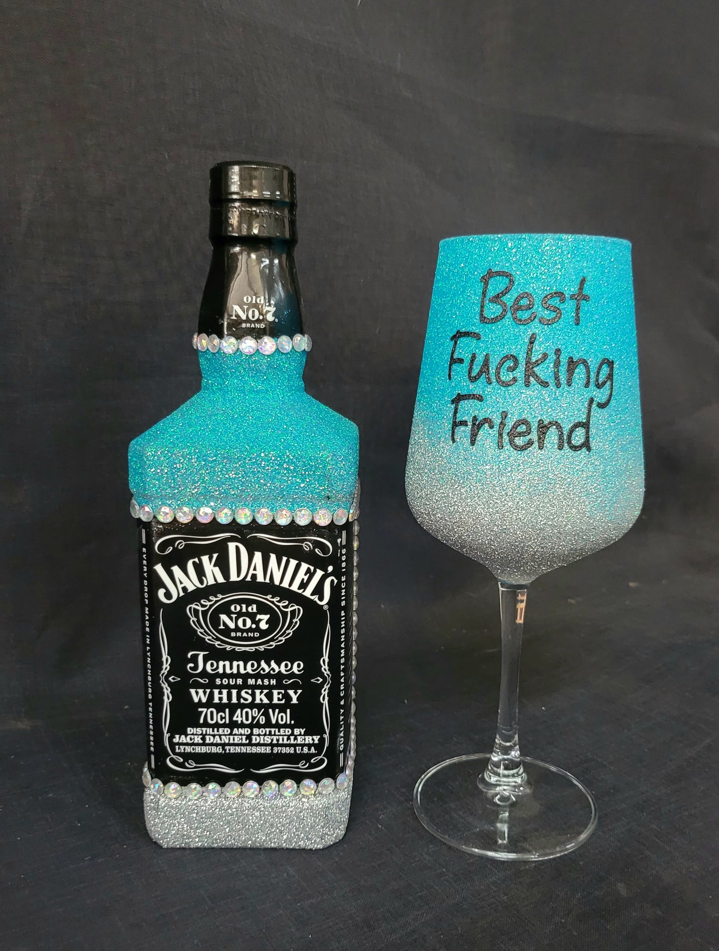 JD & Personlaised Wine Glass Set