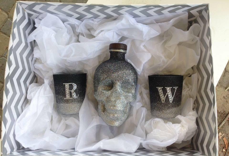 Skull Vodka and 2x Glasses