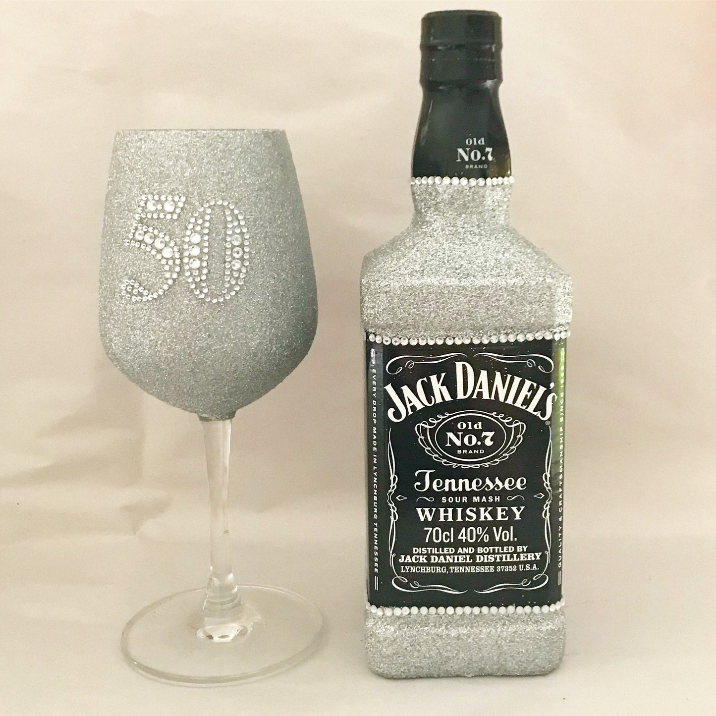 JD & Personlaised Wine Glass Set