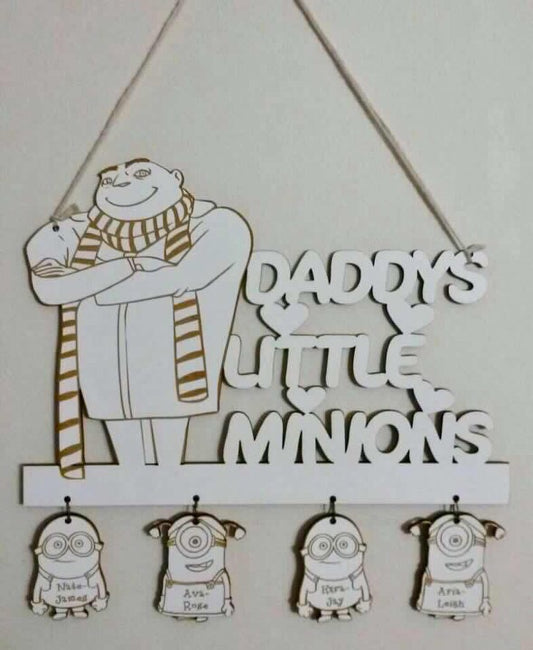Daddy’s little minions includes 5 mini minions